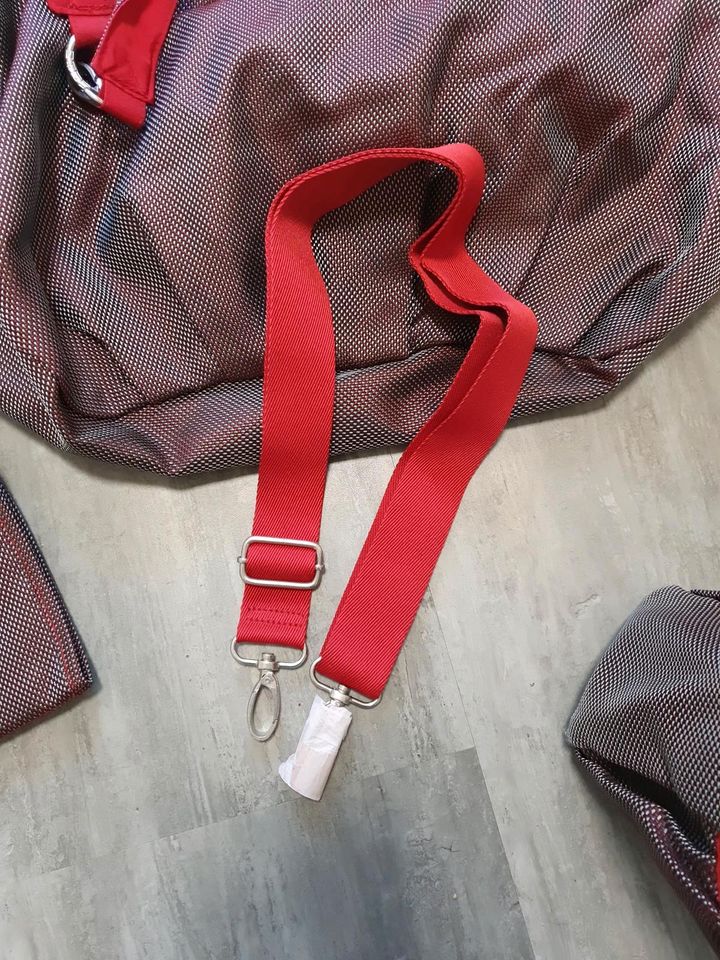 Wickeltasche Babytasche top Lässig rot in Chemnitz