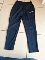Sporthose Nike S slimfit dunkelblau Bayern - Obertraubling Vorschau