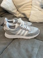 Adidas Iniki Runner US 8 39,5 hellblau grau weiß wie neu Berlin - Pankow Vorschau