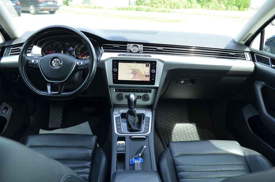 Volkswagen Passat 2.0 TDI DSG Limo Leder Navi LED Kamera in Plattling