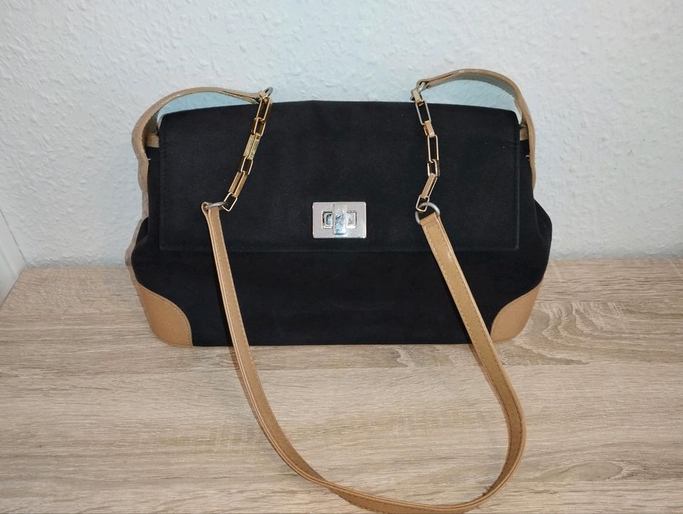 Neuwert.,Graceland Handtasche,schwarz/beige,Wildleder-Optik,30x18 in Schöneberg i. Westerwald