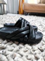 L'estrosa Sandalen Pantoletten Latschen Größe 37 Leder Italy Nordrhein-Westfalen - Wülfrath Vorschau