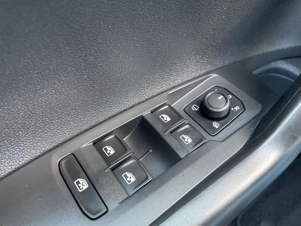 Volkswagen Taigo 1.0 TSI Life Kamera/LED/Sitzhzg/App-Connec in Crailsheim