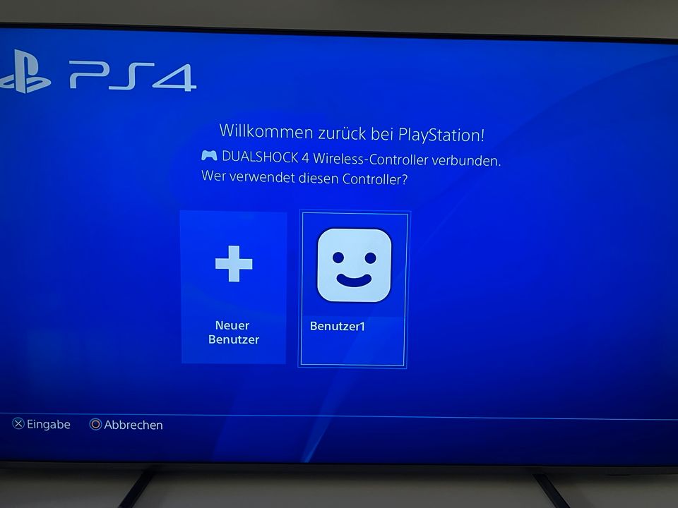 PlayStation 4 PS4 1TB mit Controller und zwei Spielen in Butzbach