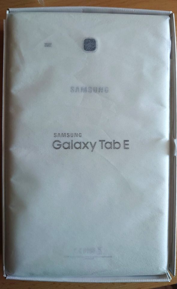 Samsung Galaxy Tab E SM-T560 WLAN 8GWeiß Gebraucht Display Sprung in Bischofferode