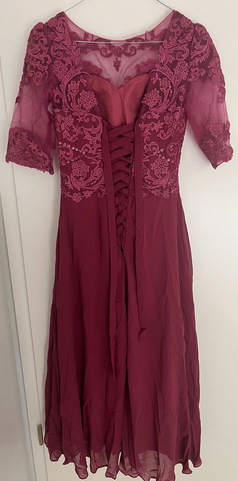 Abendkleid/Hochzeitskleid (Größe 36) in weinrot in München