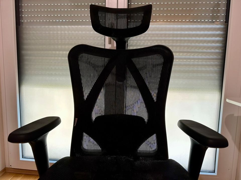M57 SIHOO Ergonomischer Stuhl | XeloTech Hartboden-Rollen in München