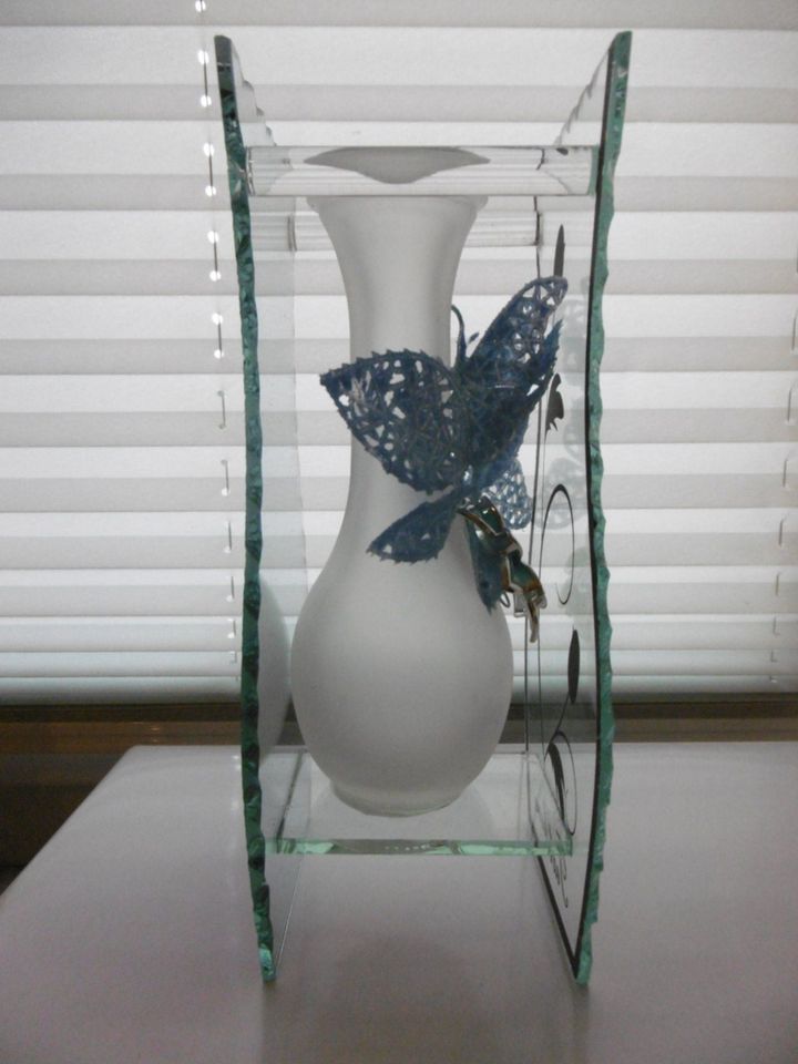 Glas Vase neu ovp rückwärtiger Spiegel Blautöne in Schuby