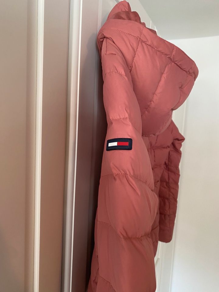 Winterjacke Tommy Hilfiger M/L in Schliersee