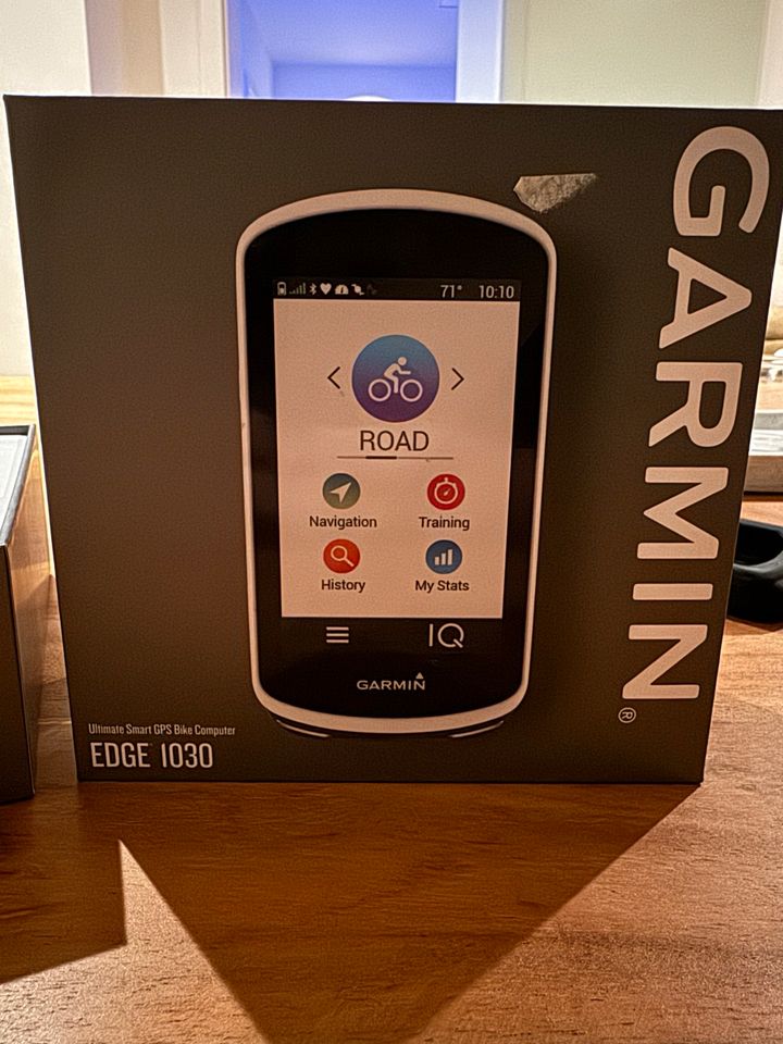 GARMIN - Edge 1030 GPS Bike Computer mit Hülle + Halterung + Verp in Petersberg