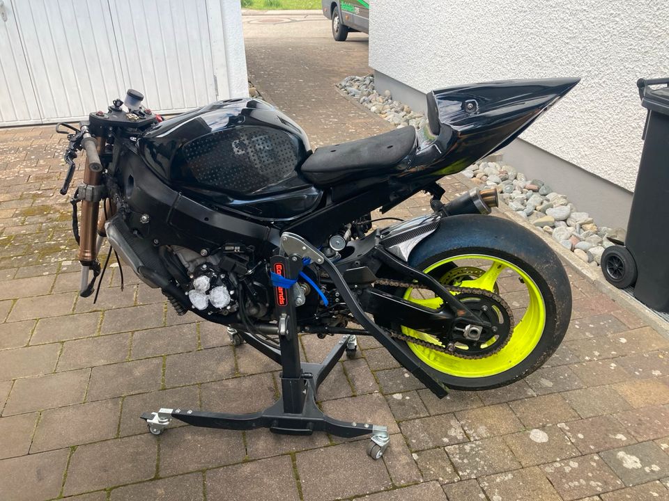 Suzuki GSXR 1000 K5 Unfall Moped Racebike in Merklingen