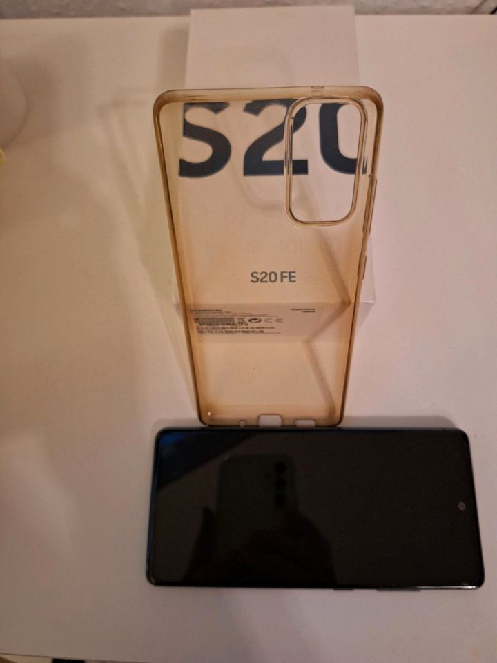 Samsung Galaxy S20 FE Dual SIM G780G cloud navy in Braunschweig