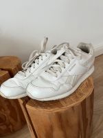 Reebok Sneaker Mädchen Schuhe weiß holo Gr. 35 Niedersachsen - Wietzendorf Vorschau