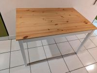 Top erhaltener Tisch Esstisch Kiefernholz Hessen - Schöffengrund Vorschau