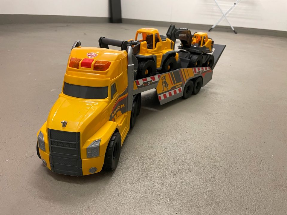 Dickie Toys Mack LKW Größ in Düsseldorf