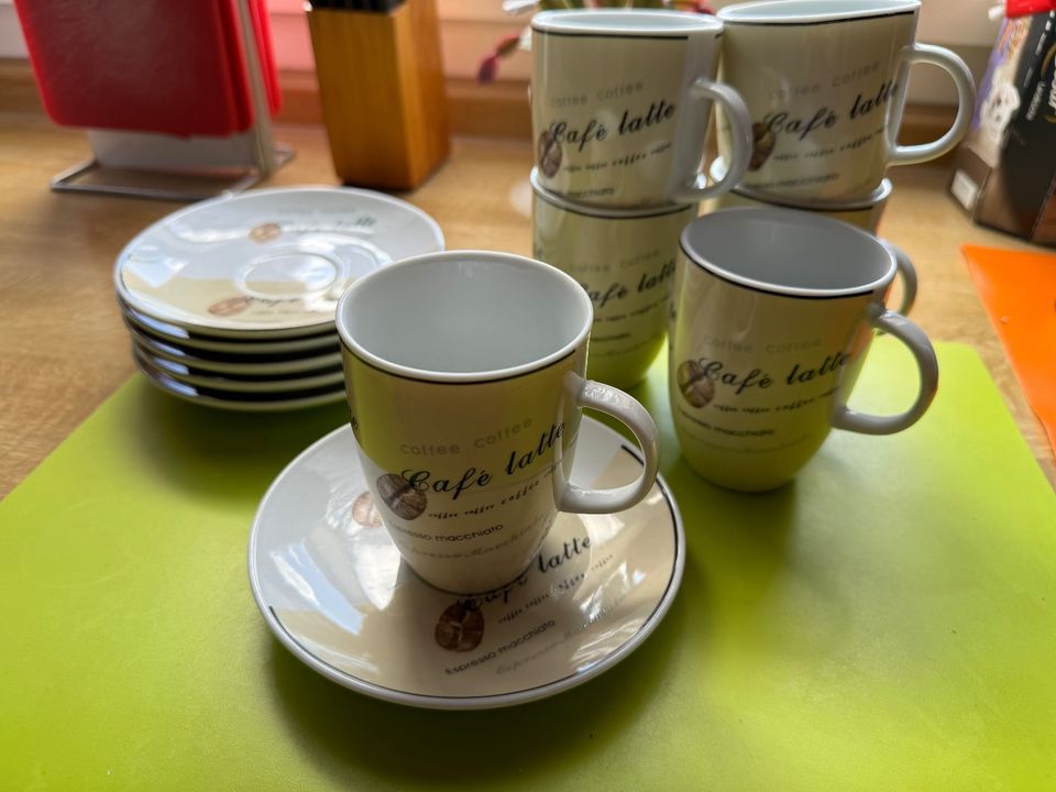 Tassen mit Unterteller Café latte in Berlin