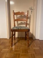 acht vintage Stühle aus Massivholz zu verkaufen (8 Stück) Baden-Württemberg - Frittlingen Vorschau