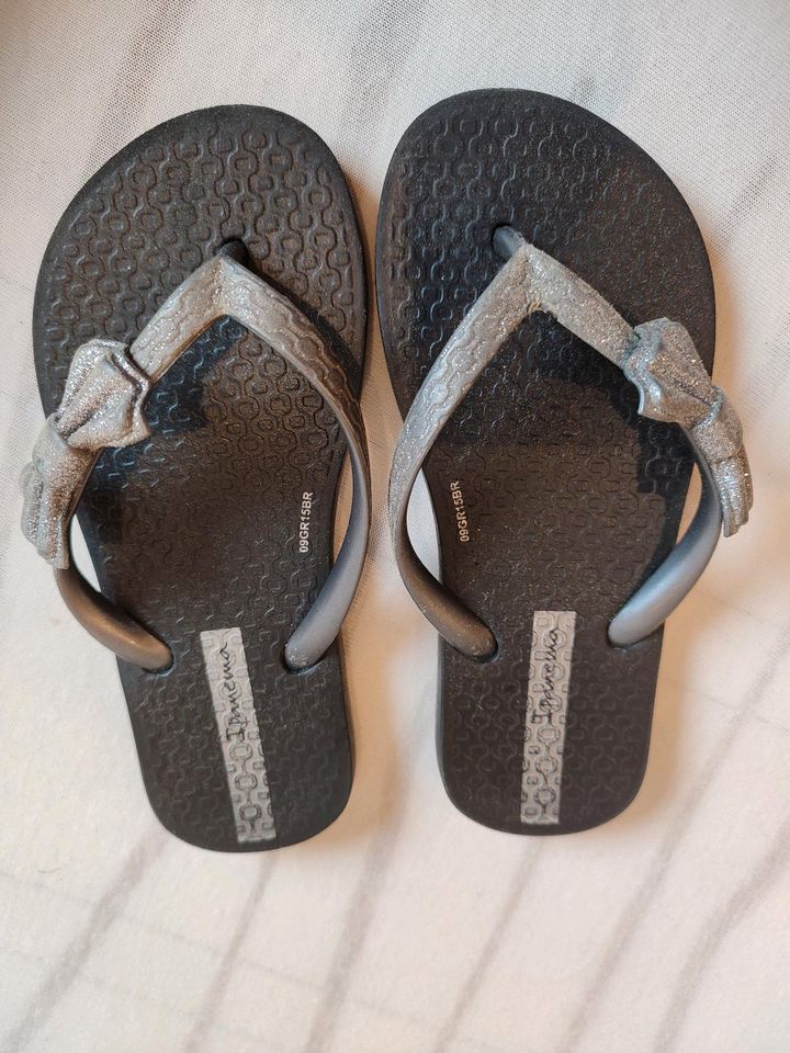 Ipanema Flipflops mit Glitzerschleife 25 in Marktrodach