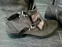 Mjus Boots Stiefelette Stiefel 39 grau Silber WIE NEU Nordrhein-Westfalen - Geilenkirchen Vorschau