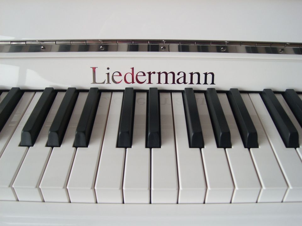 Klavier weiß, LIEDERMANN L 122 T, neu, in Bad Honnef