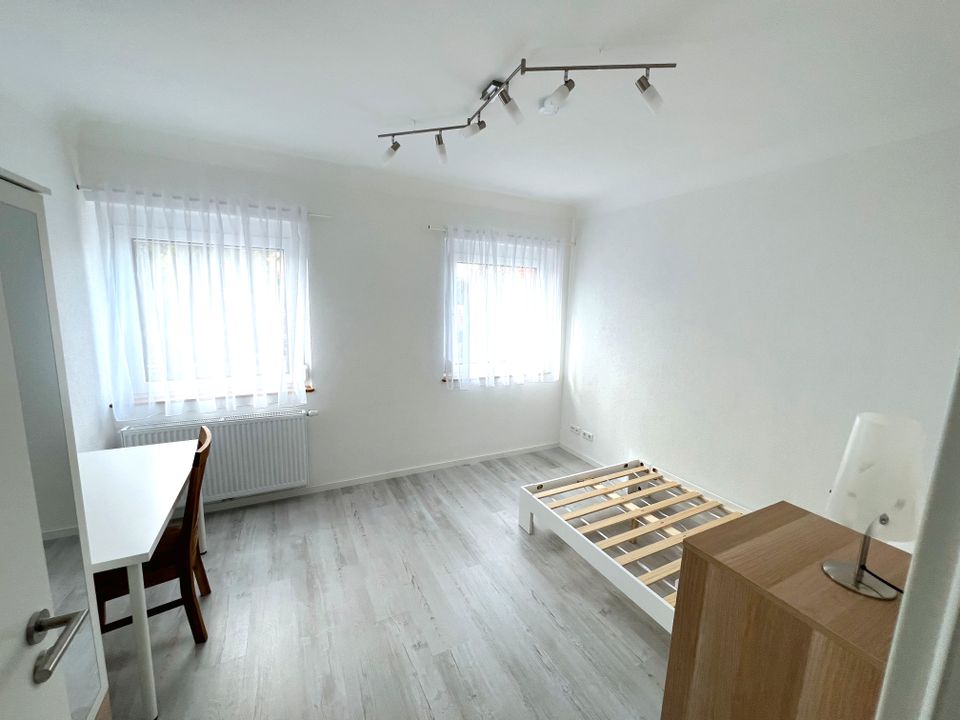 Reutlingen/ KKH/ FH:  Ab € 320,- kalt für ein modernes Zimmer in Reutlingen