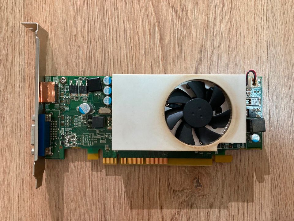 PCI-E LENOVO AMD RADEON R7 240 2GB GDDR3 in Passau