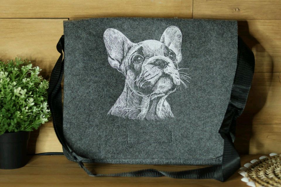 Tasche Bulldogge Handtasche Filz Hund in Reinsdorf