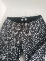 H&M ⭐ Damen Hose Stoffhose schwarz/weiß Gr. 42 Hessen - Haiger Vorschau