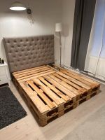 Palettenbett 160x200 mit Chesterfield Kopfteil Nordrhein-Westfalen - Detmold Vorschau