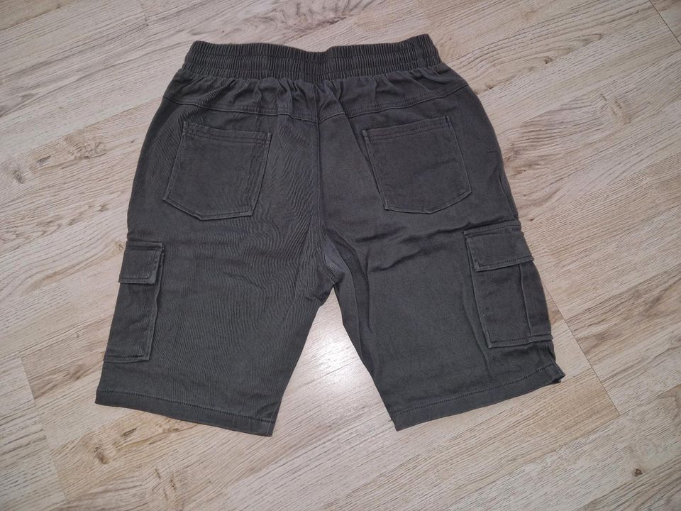 Jungen Cargo Shorts Jeans Gr.M in Hallbergmoos