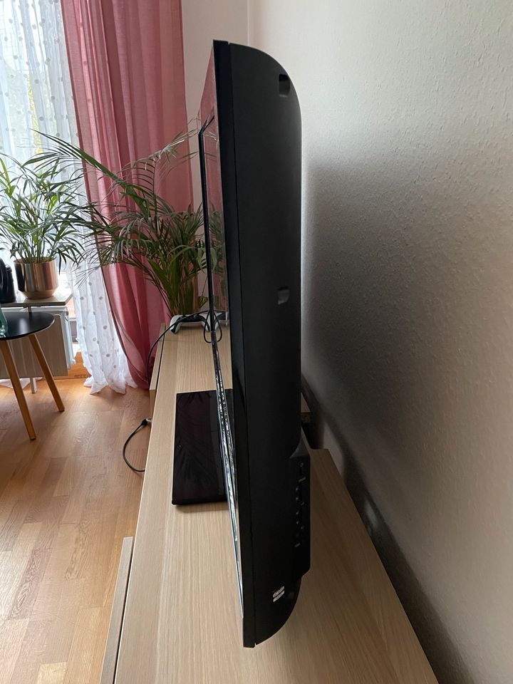 SONY Bravia 45 Zoll Flachbildfernseher in Siegen