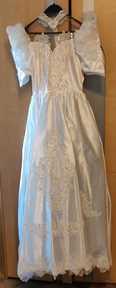 Brautkleid mit kurzen Ärmeln in Geisenfeld