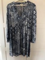 Lockeres Kleid mit Muster Niedersachsen - Hermannsburg Vorschau