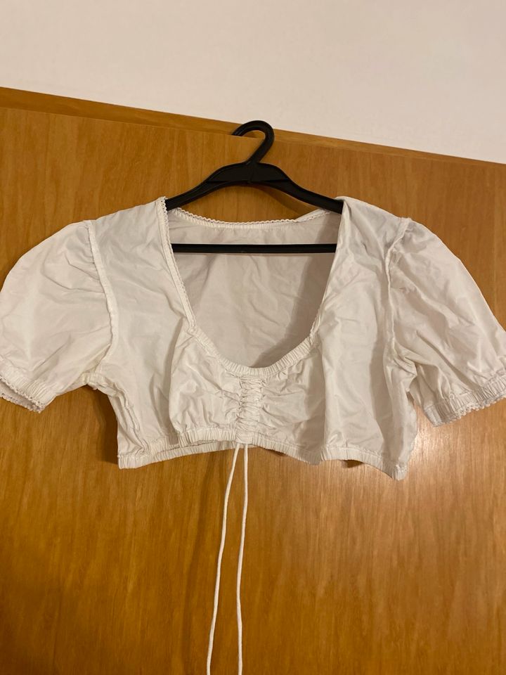 Kurze Vintage Bluse zum Binden in Montabaur
