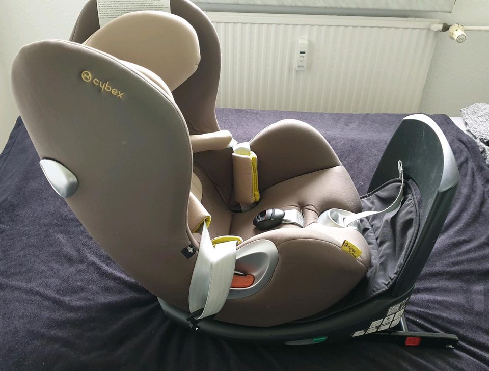 Kindersitz Cybex Sirona Reboarder in Berlin