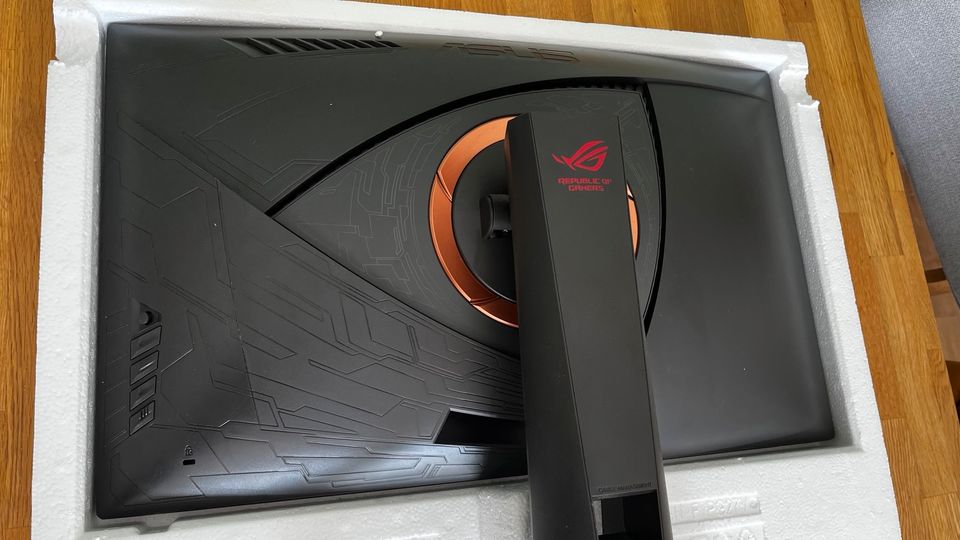 Gaming Monitor ASUS Rog Swift PG27v curved 165 Hz in Berlin