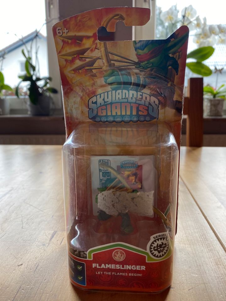 Skylanders Giants Spielfiguren in OVP für Spielekonsole in Luckenbach