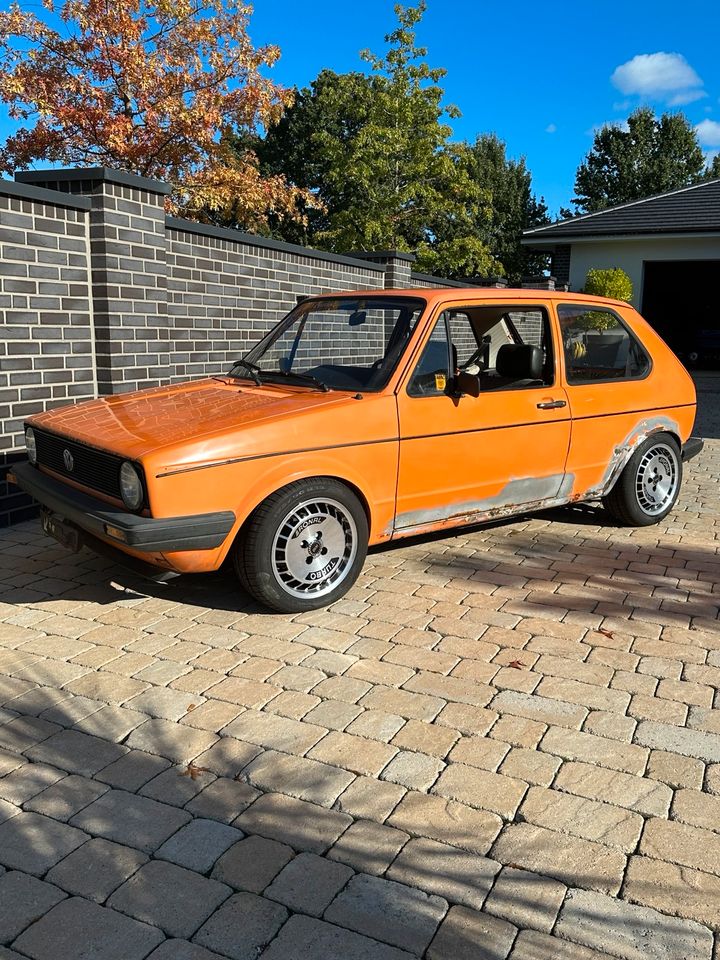 Golf 1 Mandarin Orange in Diepholz