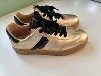 Sneakers Gold Kr. München - Unterhaching Vorschau
