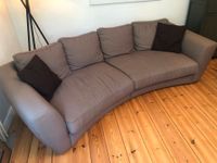 Schönes gerundetes Sofa / Couch / Schlaf-Couch Freiburg im Breisgau - Kirchzarten Vorschau