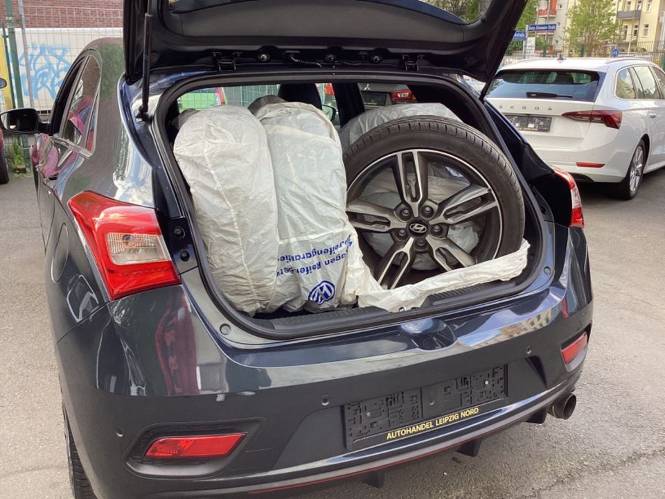 Hyundai i30 Turbo  N- Ausstattung Rückfahrkamera in Leipzig