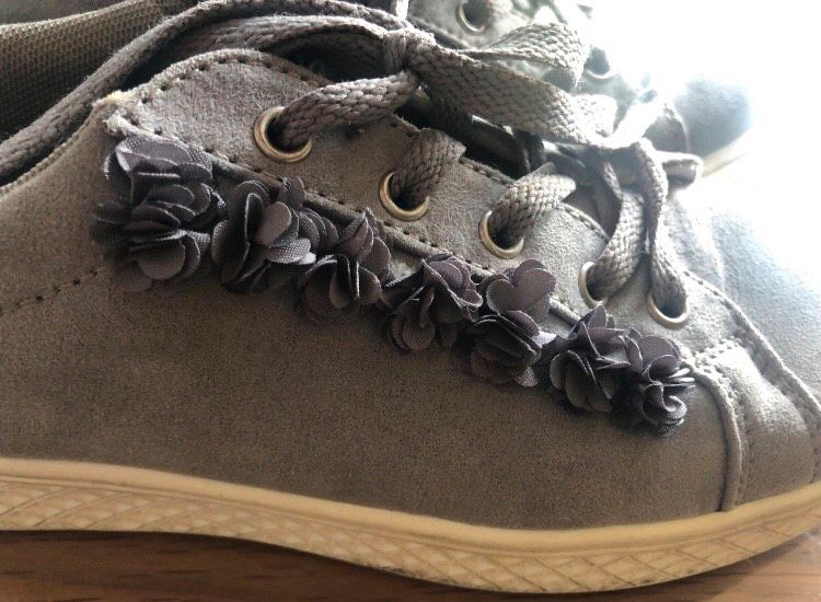 Sneaker Schuh 38 grau Blumen Glitzer in Flieden