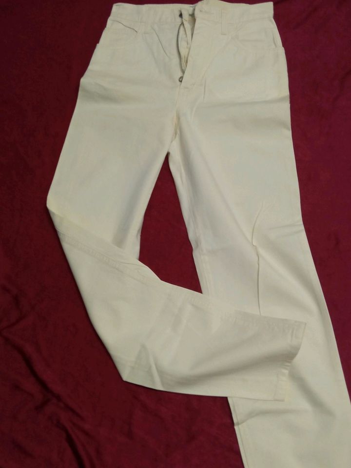 Moschino Jeans Nature Vintage Jeans Gr.26 Creme Farbe in München