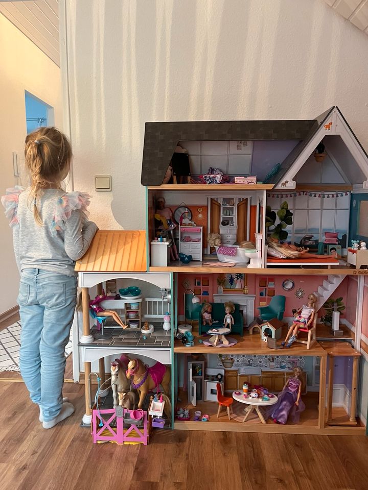 Puppenhaus Kidkraft Dahlia Barbiehaus mit viel Zubehör in Düsseldorf