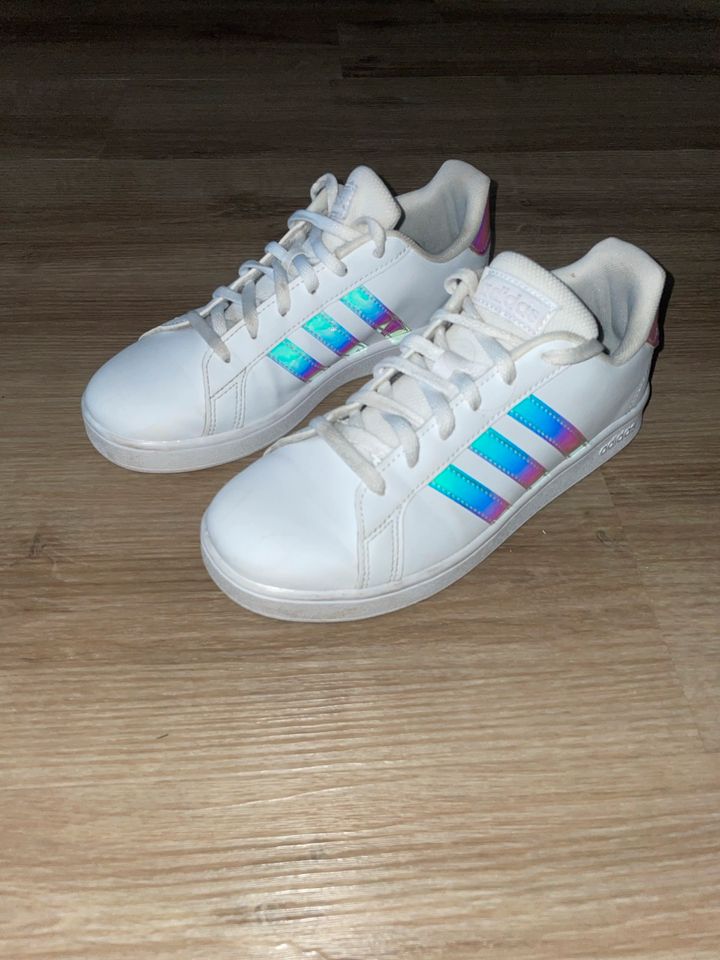 adidas Originals Grand Court Sneaker 35 UK3 in Offenburg