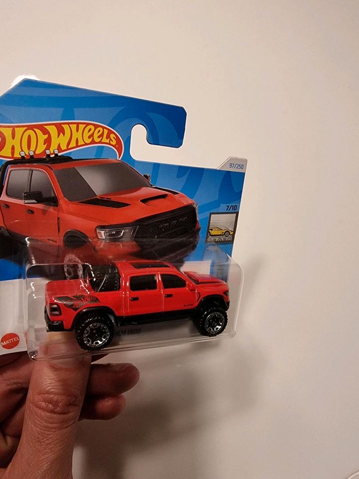 Hot Wheels Auto 23 RAM 1500 Mattel in Witten