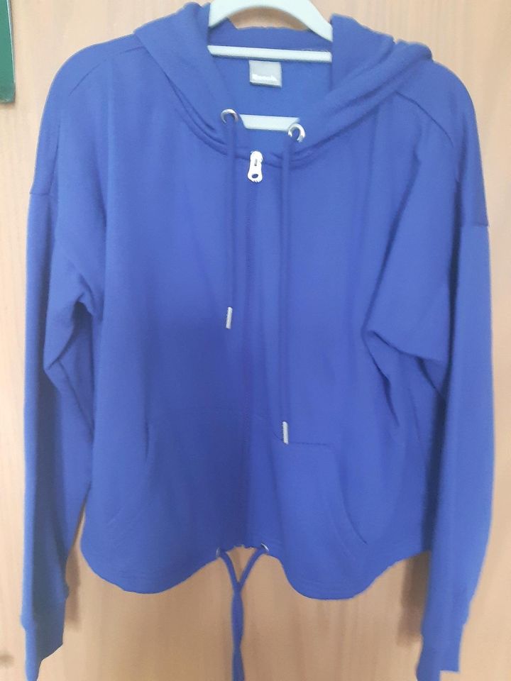 Sweatjacke Bench Grösse M neu in Sassnitz