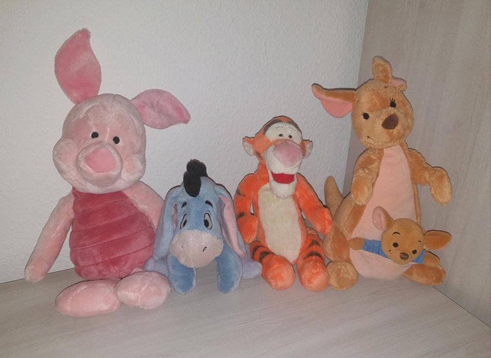 Winnie Pooh Kuscheltiere (Ferkel, I-Ah, Tigger, Kanga und Roo) in Leipzig