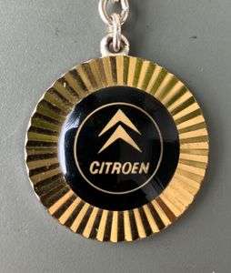 Citroen 2x Vintage Auto Schlüsselanhänger Emblem Bunt CX Modell KFZ Metall  21710