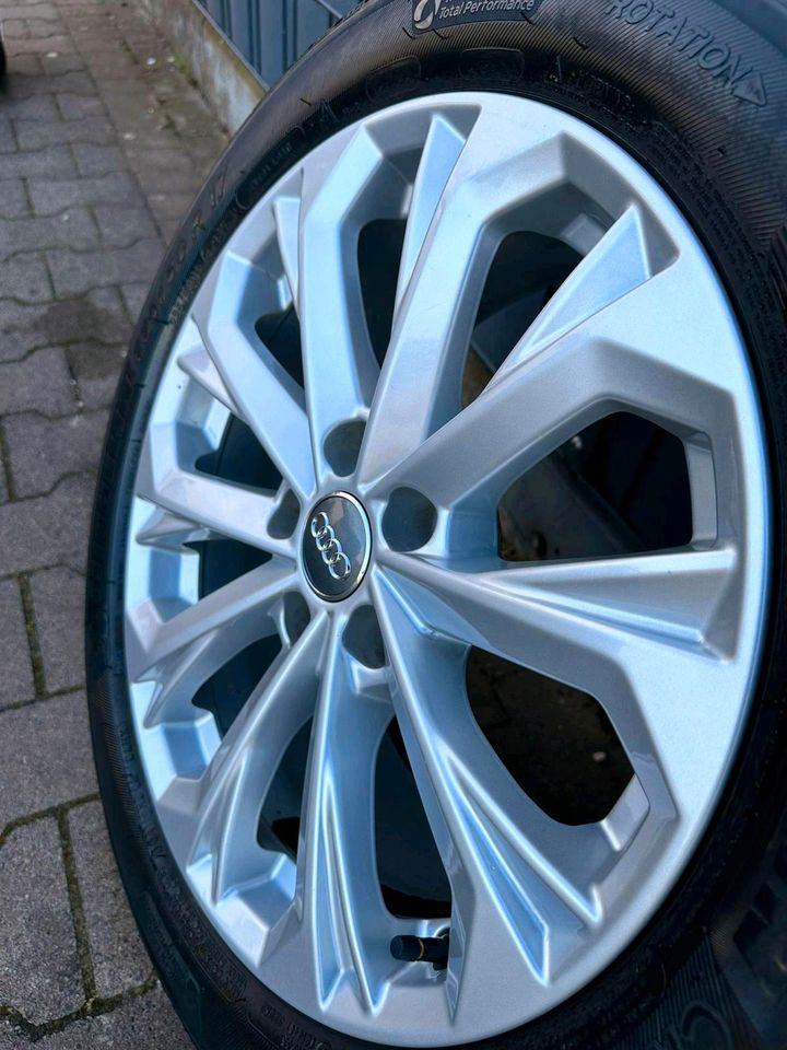 AUDI 17 ZOLL ALU FELGEN MIT MICHELIN GANZJAHRES REIFEN in Köln